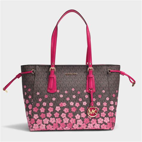 michael kors padlock tote|Michael Kors Tote with zipper.